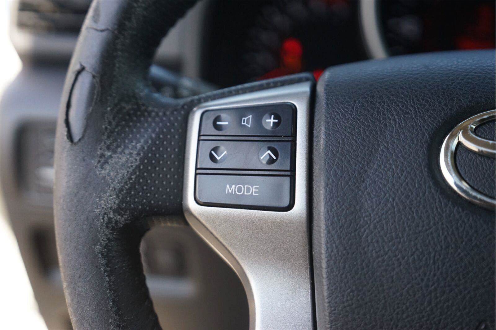 Used 2012 Toyota 4Runner Limited AWD/4WD image 23