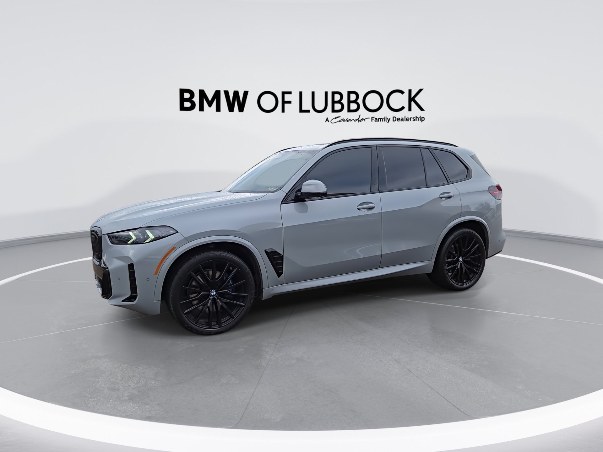 Used 2024 BMW X5 xDrive40i w/ M Sport Package AWD/4WD image 5