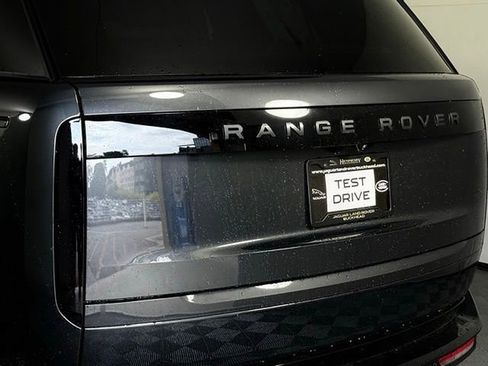New 2026 Land Rover Range Rover Long Wheelbase SE AWD/4WD image 16