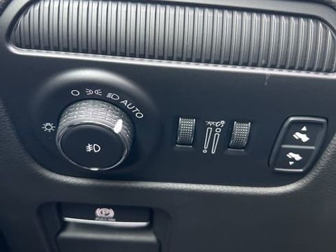 Used 2023 Jeep Wagoneer Series II w/ Premium Group I image 34