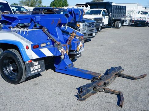 Used 2017 Ford F550 2WD Regular Cab Super Duty w/ Advanced Security Pack image 11