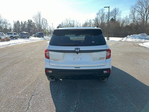 Certified 2019 Honda Passport Touring image 6