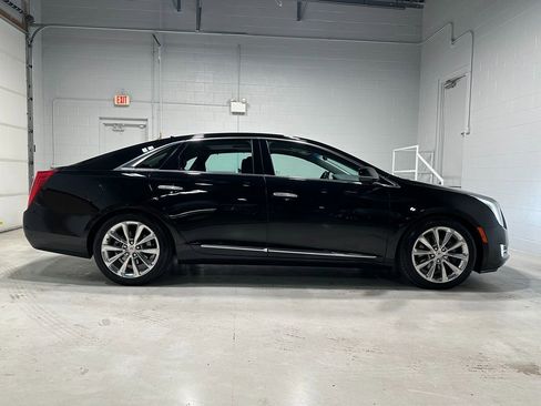 Used 2013 Cadillac XTS Premium image 2