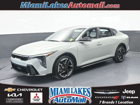 Used 2025 Kia K4 GT-Line w/ GT-Line Premium Package FWD image 1
