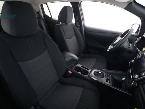 Used 2025 Nissan Leaf S image 23