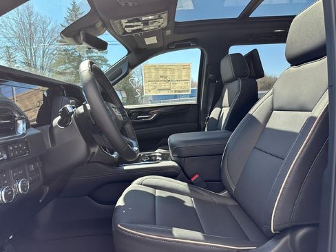 New 2026 GMC Yukon Elevation w/ Elevation Premium Package AWD/4WD image 13