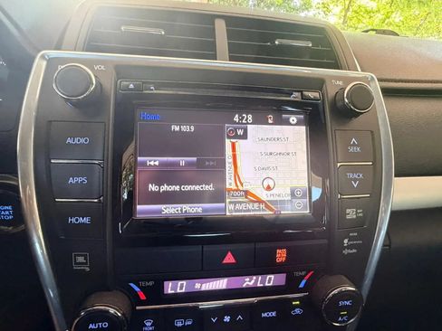 Used 2015 Toyota Camry XSE FWD image 15