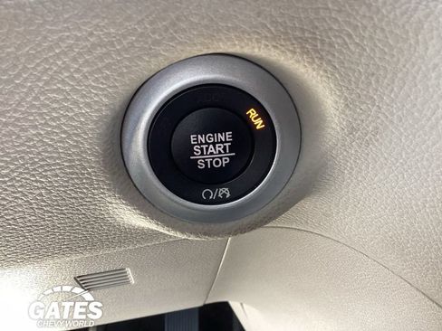 Used 2021 Chrysler Pacifica Touring-L FWD image 23
