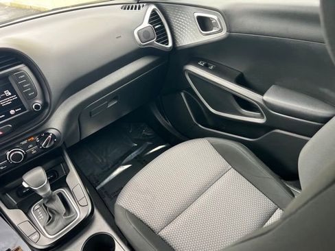 Certified 2025 Kia Soul LX w/ LX Technology Package image 15