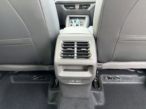 New 2026 Volkswagen Tiguan SE R-Line FWD image 21