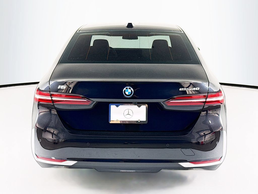 Used 2025 BMW i5 eDrive40i w/ Premium Package RWD image 6