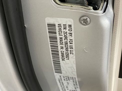 Used 2024 Chrysler Pacifica Touring-L FWD image 29