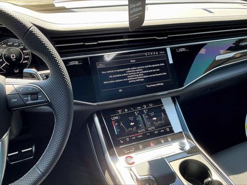 New 2025 Audi RS Q8 performance image 6