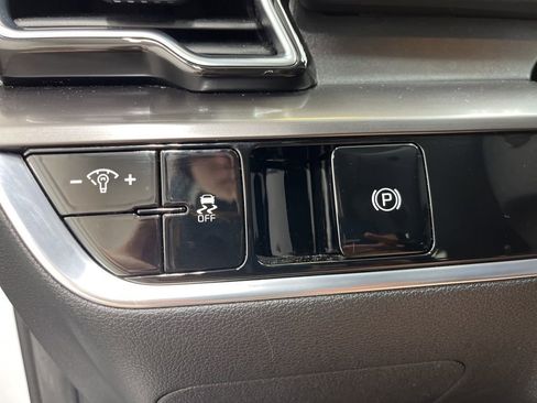 Used 2024 Kia Sportage EX FWD image 25