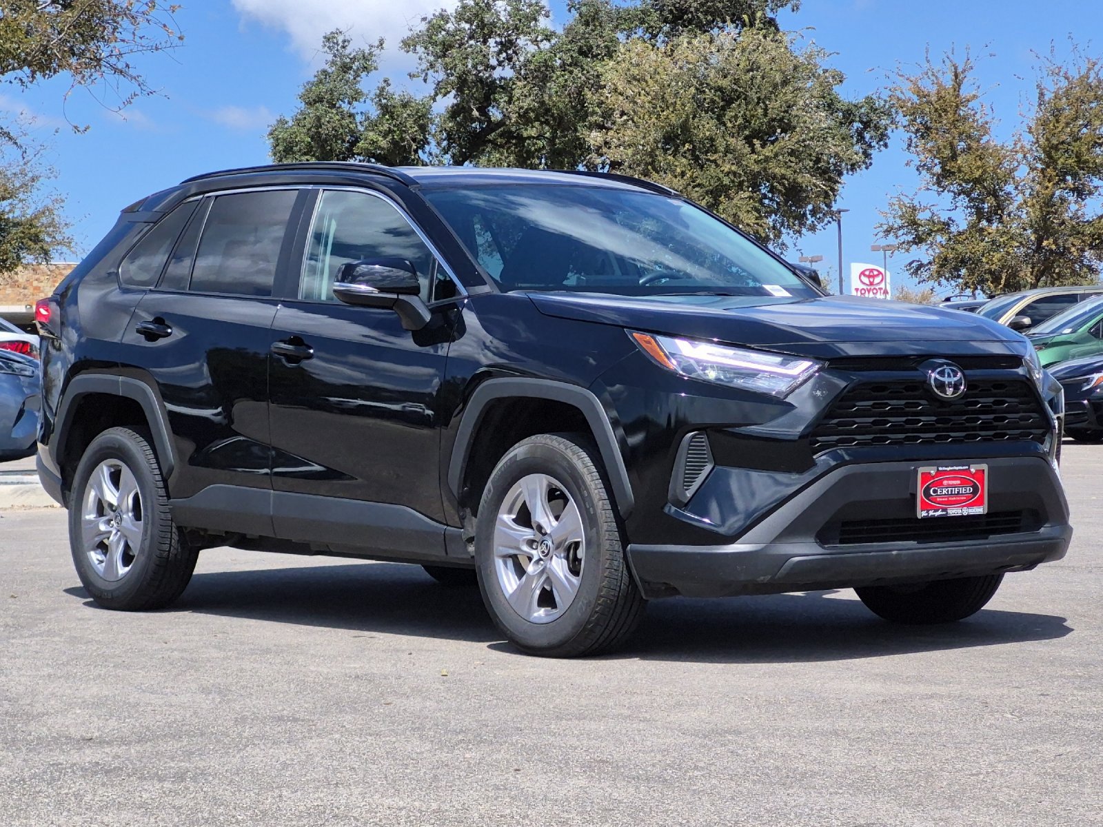 Certified 2025 Toyota RAV4 XLE FWD image 7