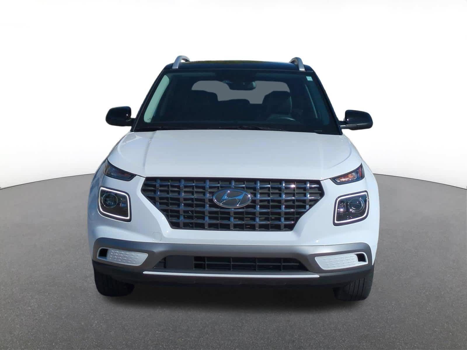 Used 2023 Hyundai Venue Limited FWD image 9