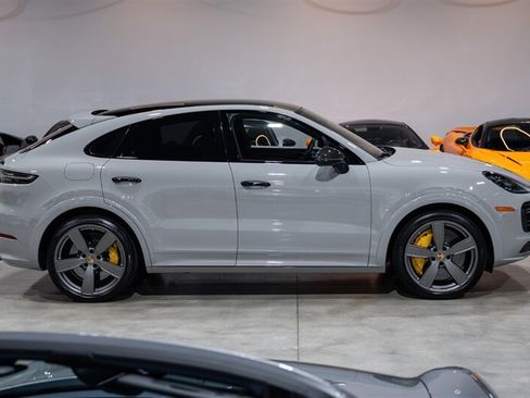 Used 2021 Porsche Cayenne Turbo AWD/4WD image 7