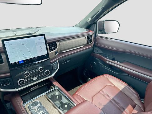 Used 2022 Ford Expedition Limited AWD/4WD image 25