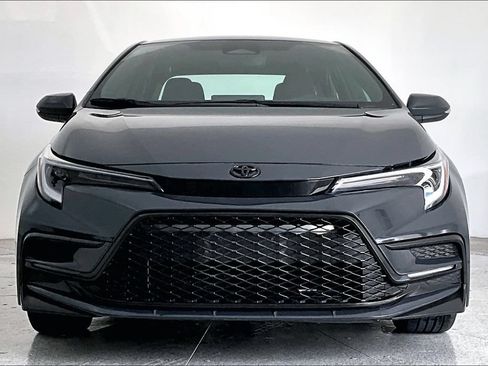 Used 2024 Toyota Corolla SE FWD image 3