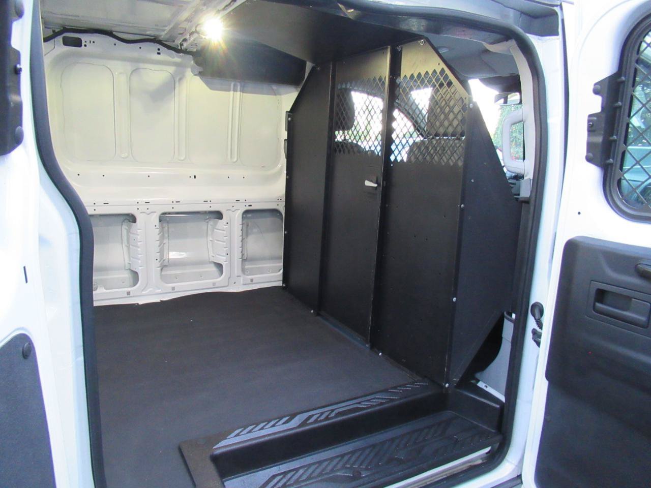 Used 2018 Ford Transit 250 130 Low Roof RWD image 17