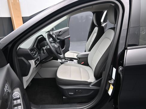 Used 2024 Ford Escape Active w/ Cold Weather Package FWD image 12