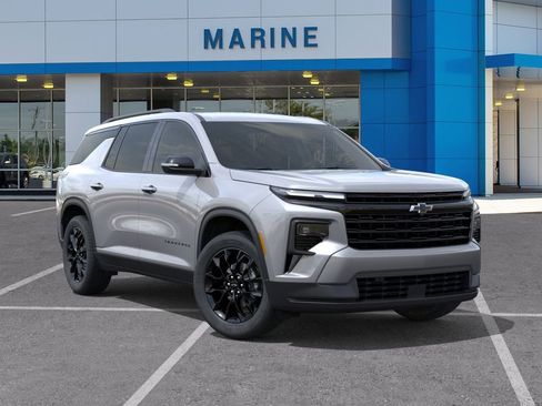 New 2026 Chevrolet Traverse LT w/ Midnight/Sport Edition FWD image 7
