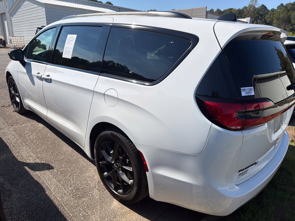 Used 2024 Chrysler Pacifica Touring-L w/ S Appearance Package FWD image 2