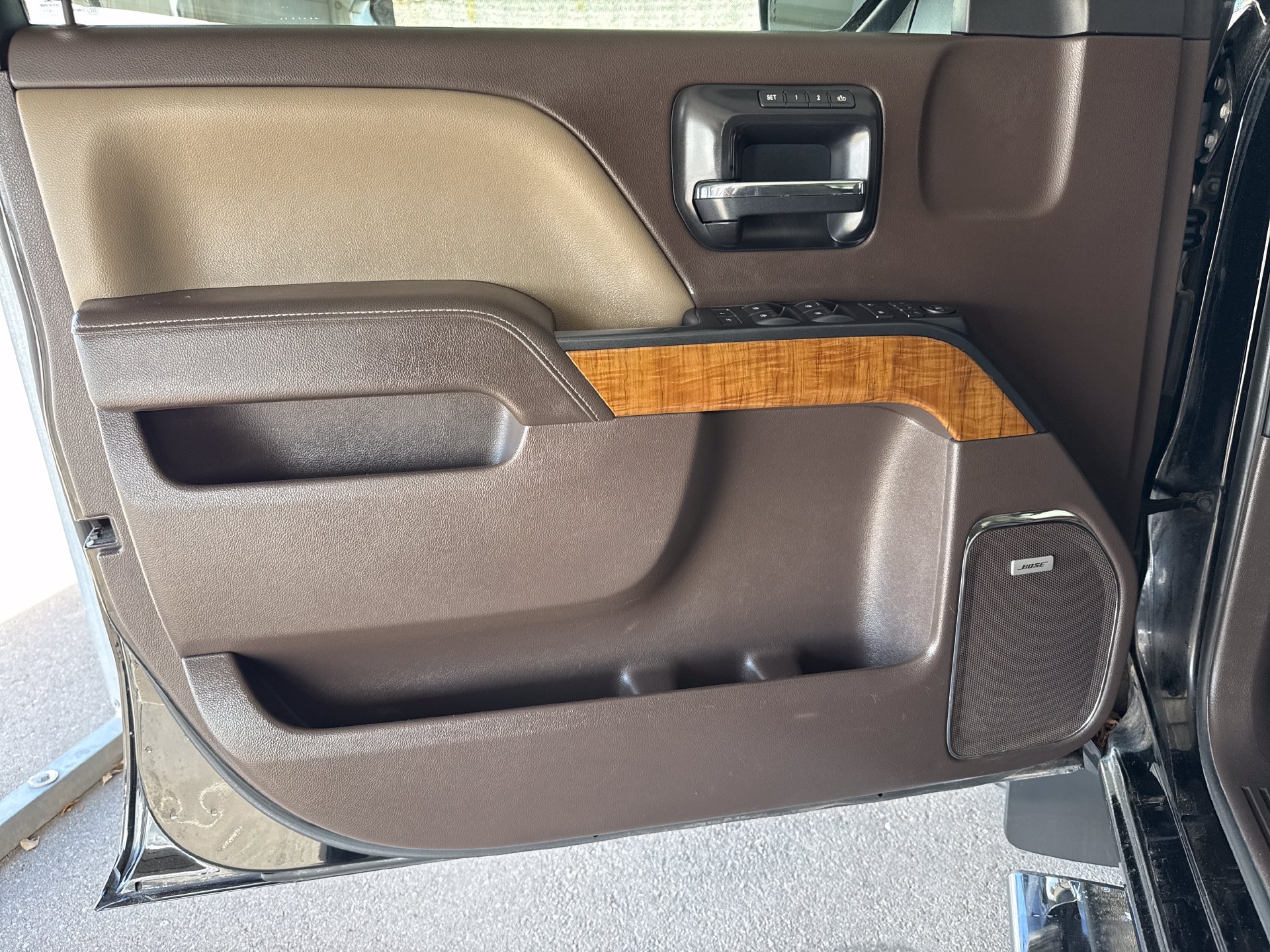 Used 2014 GMC Sierra 1500 SLT w/ SLT Crew Cab Value Package AWD/4WD image 15
