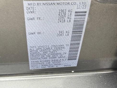 Used 2024 Nissan Altima 2.5 SR FWD image 41