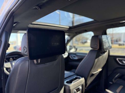 Used 2023 GMC Yukon AT4 w/ AT4 Premium Plus Package image 9