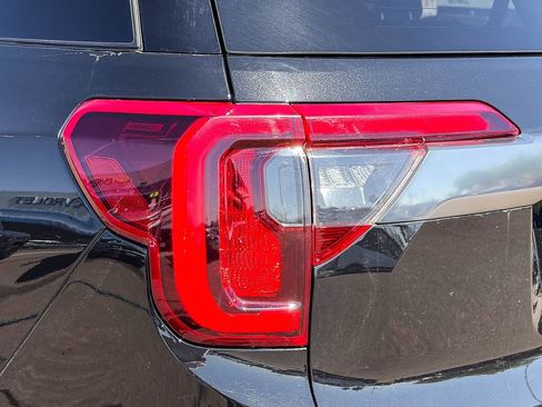 Used 2023 GMC Acadia AT4 AWD/4WD image 8