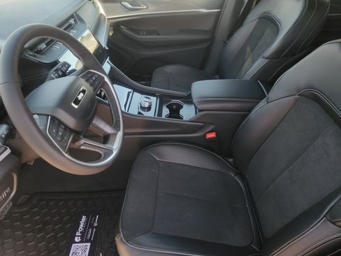New 2026 Jeep Grand Cherokee Altitude RWD image 10