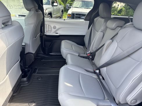 New 2025 Toyota Sienna XLE image 24