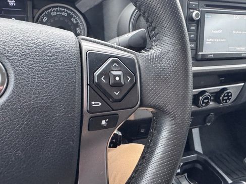 Used 2017 Toyota Tacoma SR5 image 21