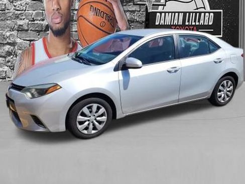 Used 2016 Toyota Corolla LE FWD image 1