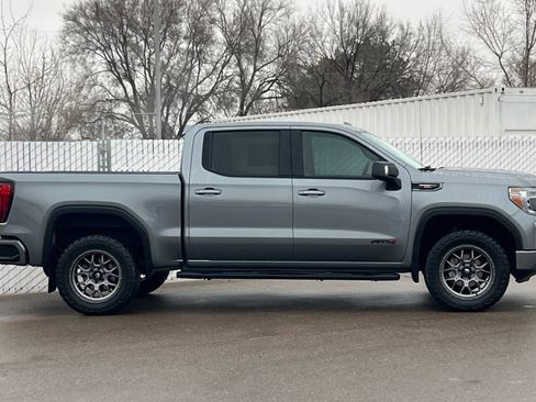 Used 2020 GMC Sierra 1500 AT4 w/ AT4 Premium Package image 3