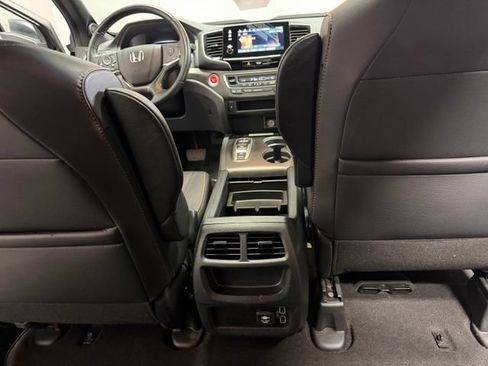 Used 2023 Honda Passport TrailSport image 34