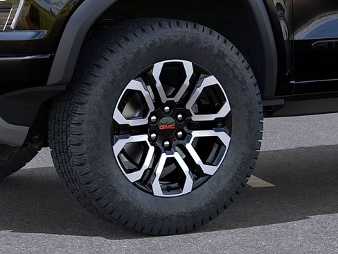 New 2026 GMC Canyon AT4 w/ Off-Road Front Bumper Package AWD/4WD image 9