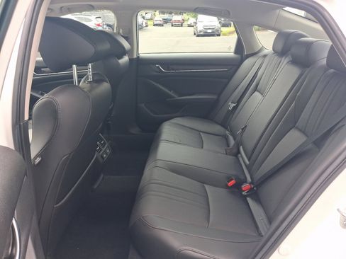 Used 2021 Honda Accord Touring image 18