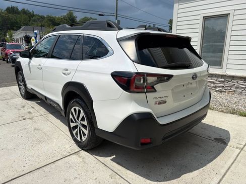 Used 2024 Subaru Outback Premium AWD/4WD image 11