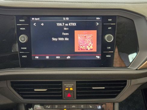 Used 2019 Volkswagen Jetta SEL Premium FWD image 19