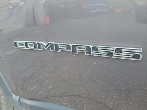 Used 2024 Jeep Compass Latitude image 33