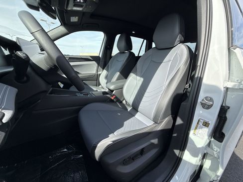 New 2026 Volkswagen Tiguan SE R-Line image 12