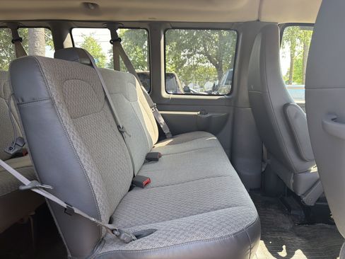 Used 2015 Chevrolet Express 3500 LS image 27