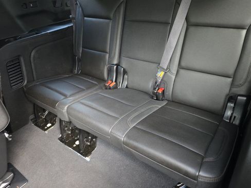 Used 2023 Chevrolet Suburban High Country w/ Advanced Technology Package image 15