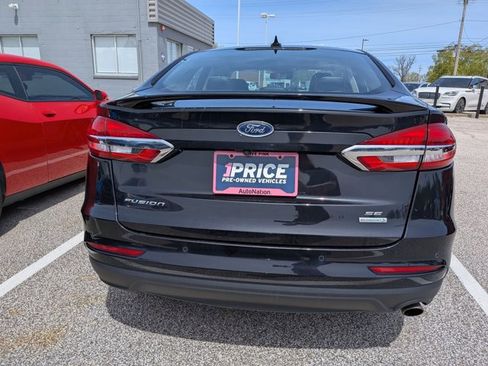 Used 2020 Ford Fusion SE w/ Equipment Group 151A FWD image 6
