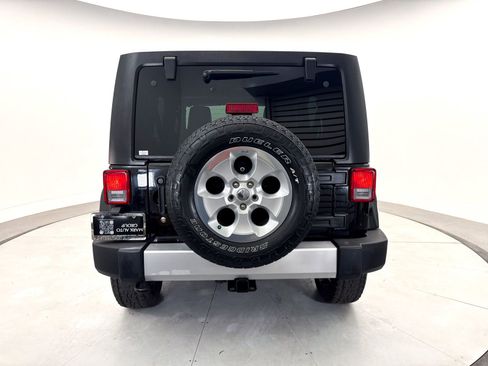 Used 2015 Jeep Wrangler Unlimited Sahara w/ Max Tow Package image 12