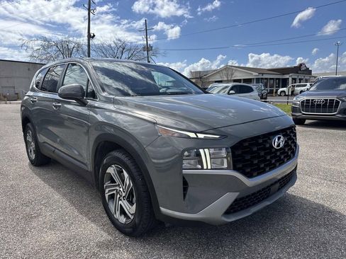 Used 2021 Hyundai Santa Fe SE image 1