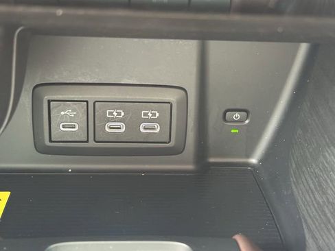 Used 2024 Toyota Venza XLE AWD/4WD image 20