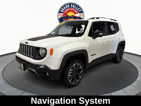 Used 2023 Jeep Renegade Latitude image 3